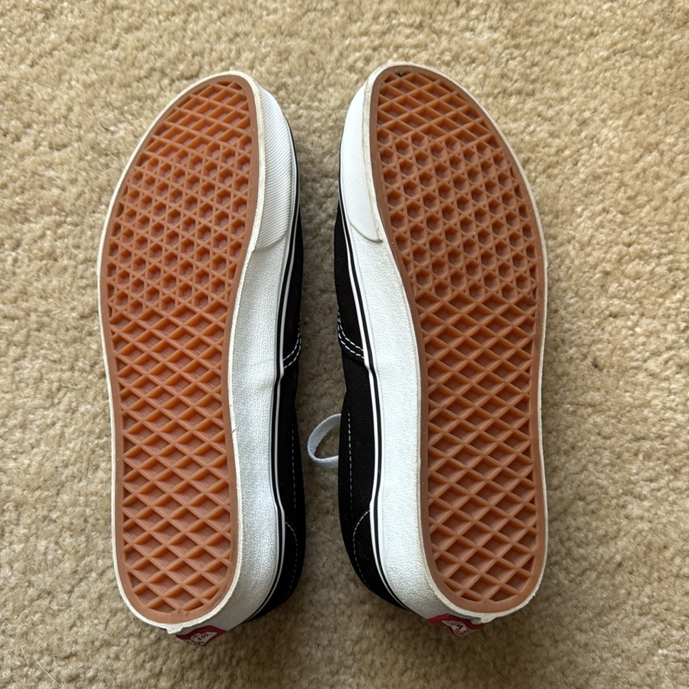 VANS - Picture 3 of 4